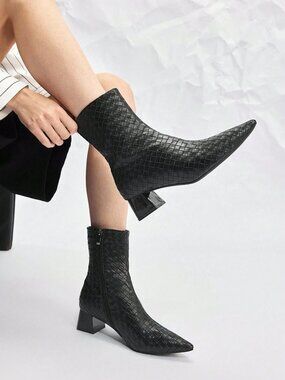 Black Glamorous Women's Low Chunky Heel Pointed Toe Plus Size Ankle Boots